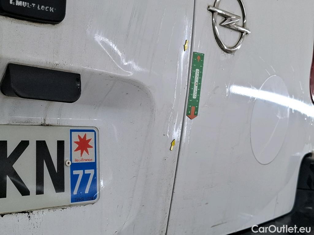  Opel  Combo OPEL  / 2018 / 4P / Fourgonnette 1.5 diesel 100chL1H1/stand CARGO PACK C #2