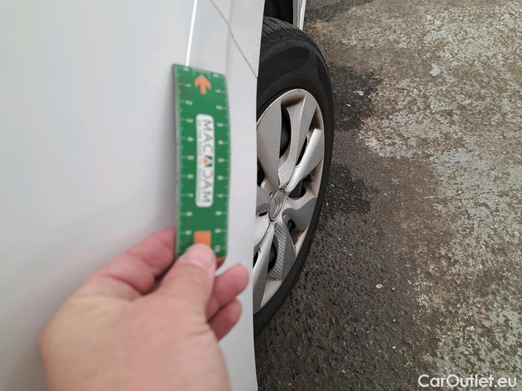  Citroen  C3  Société Live 1.2 PureTech 70CV BVM5 E6 #4