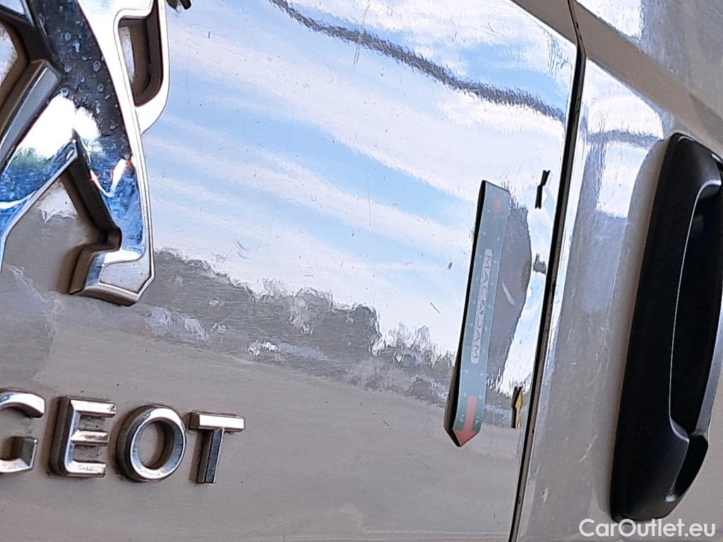  Peugeot  Boxer PEUGEOT  VU 4p Fourgon BLUEHDI 110 PREMIUM PACK 330 L1H1 #27