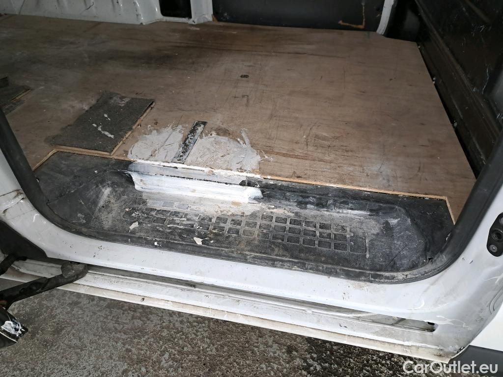  Peugeot  Expert  Fourgon Asphalt L2 2.0 HDi 120CV BVM6 E6dT #48