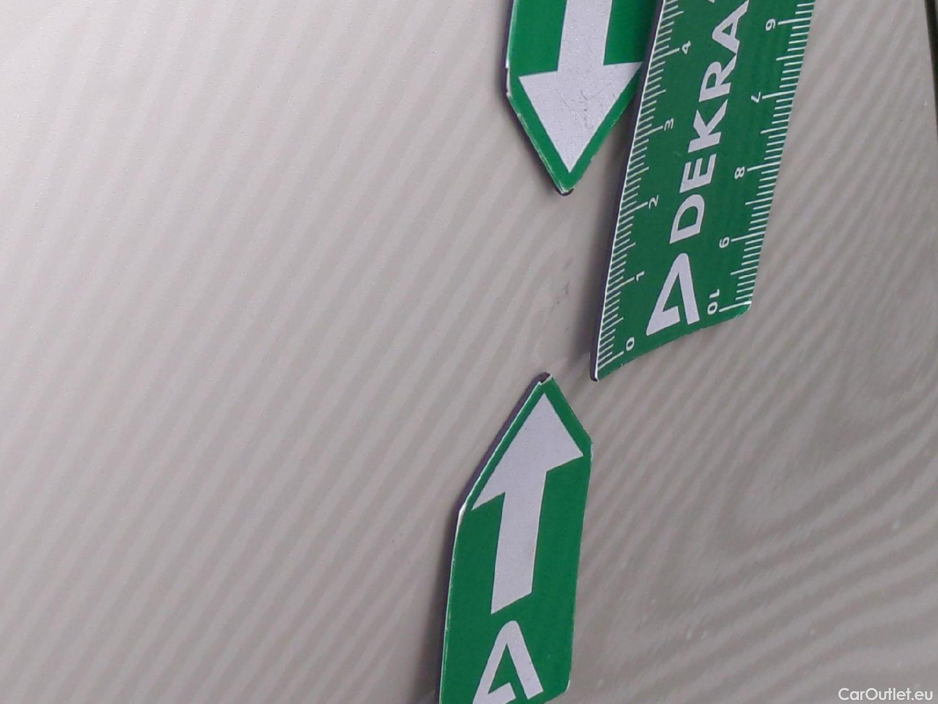  Renault  Captur RENAULT  5p Crossover Business dCi 90 #13