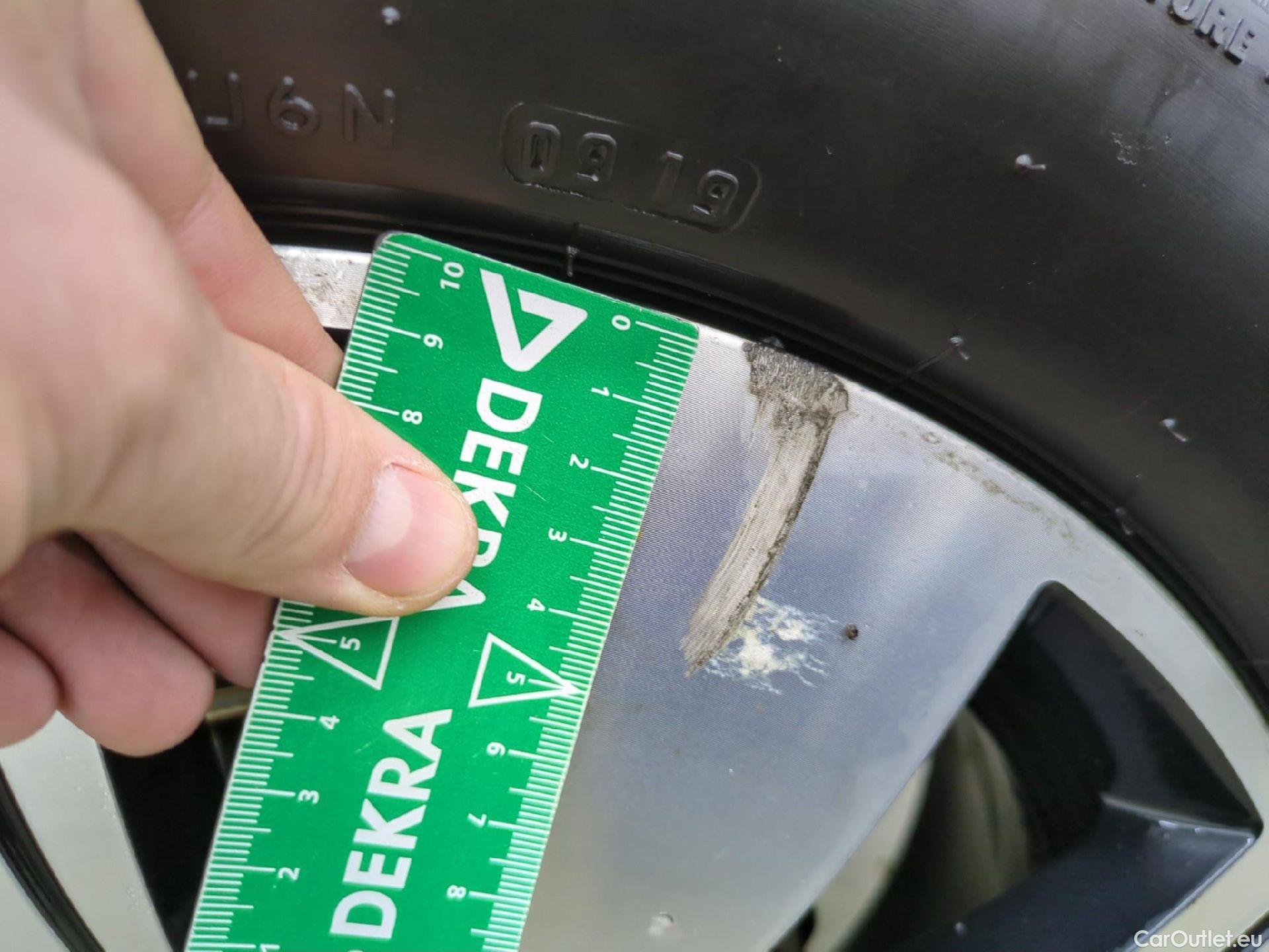  Renault  Captur RENAULT  5p Crossover Business dCi 90 #9