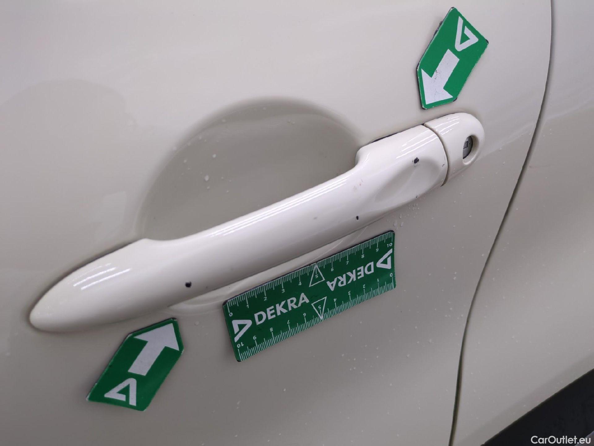  Renault  Captur RENAULT  5p Crossover Business dCi 90 #25