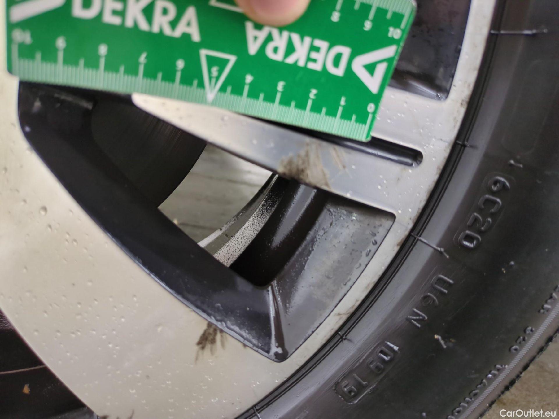  Renault  Captur RENAULT  5p Crossover Business dCi 90 #4