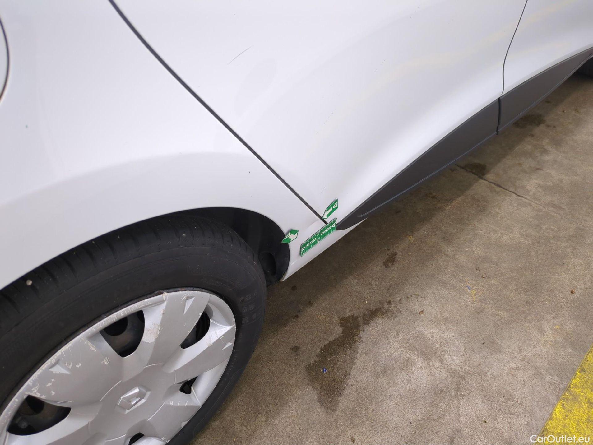  Renault  Clio  IV Air MediaNav 1.5 dCi 90CV BVM5 E6 #28