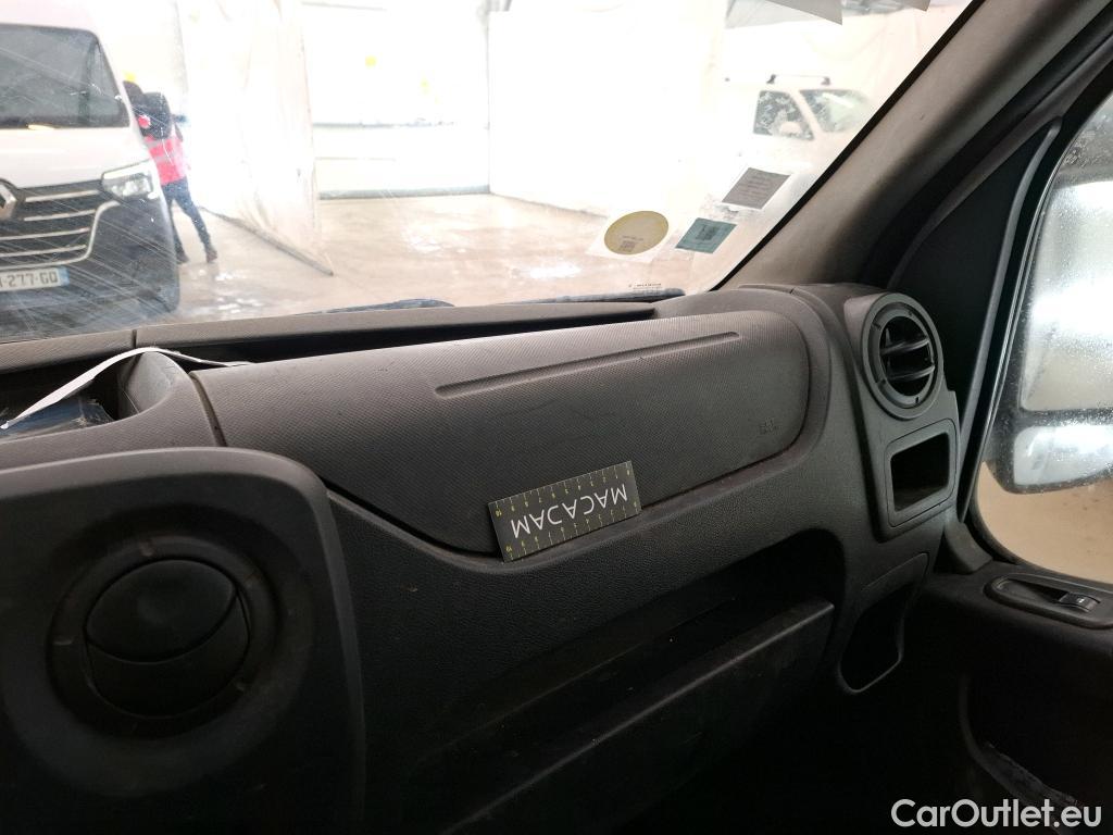  Renault  Master RENAULT  DC VU 4p Châssis double cabine DC Cf Trac F3500 L3 dCi 130 E6 #69