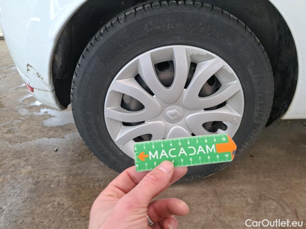  Renault  Clio  IV Air MediaNav 1.5 dCi 75CV BVM5 E6 #34