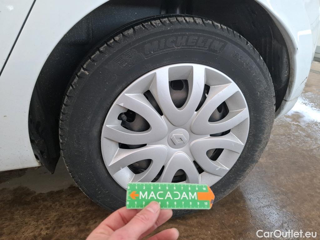  Renault  Clio  IV Air MediaNav 1.5 dCi 75CV BVM5 E6 #30