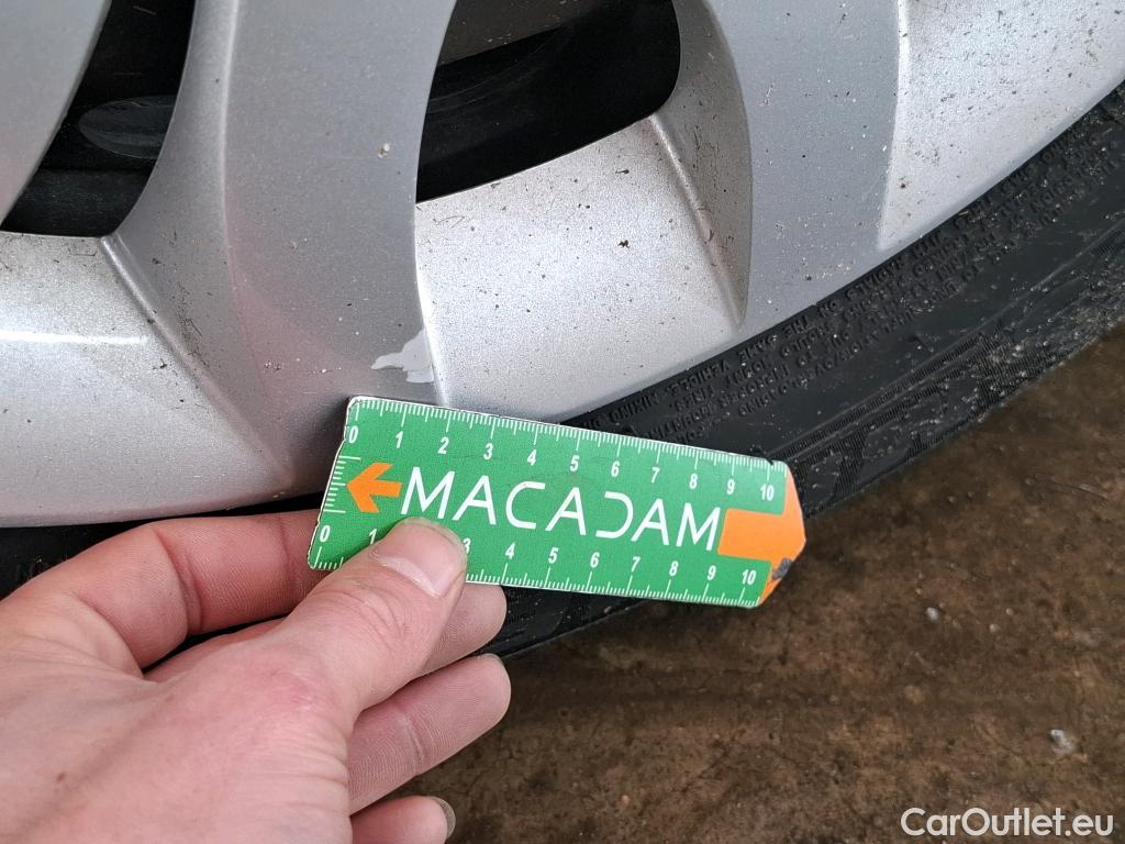  Renault  Clio  IV Air MediaNav 1.5 dCi 75CV BVM5 E6 #32