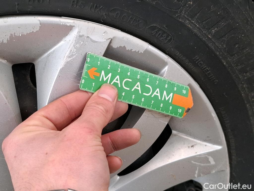  Renault  Clio  IV Air MediaNav 1.5 dCi 75CV BVM5 E6 #36