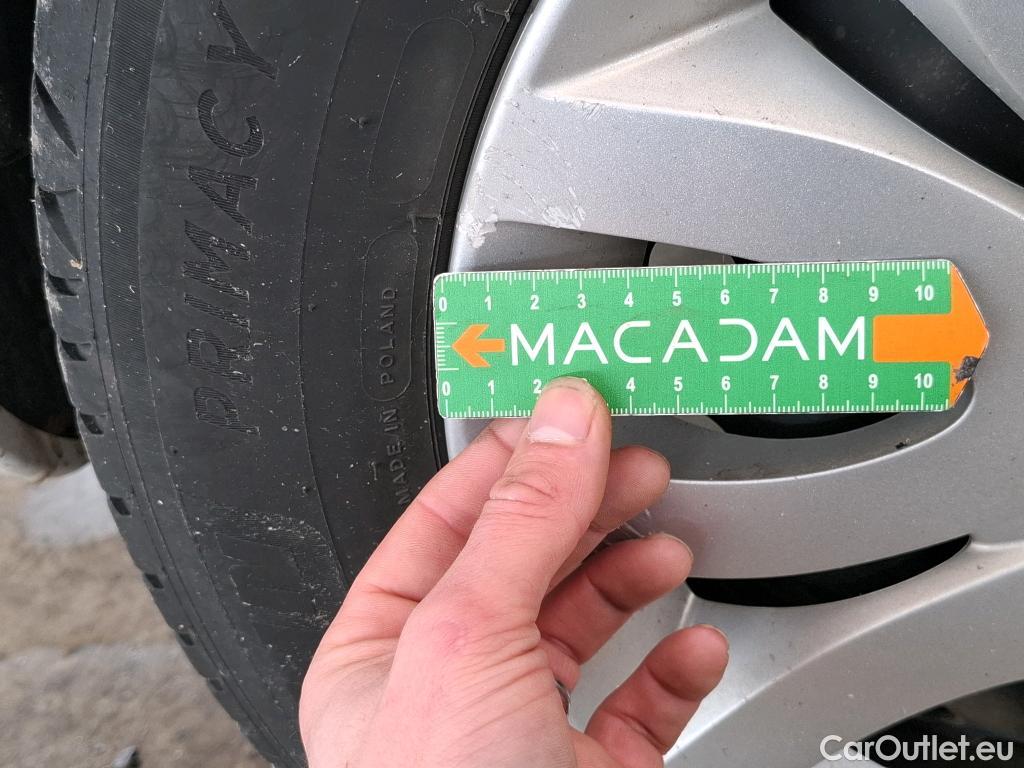  Renault  Clio  IV Air MediaNav 1.5 dCi 75CV BVM5 E6 #40