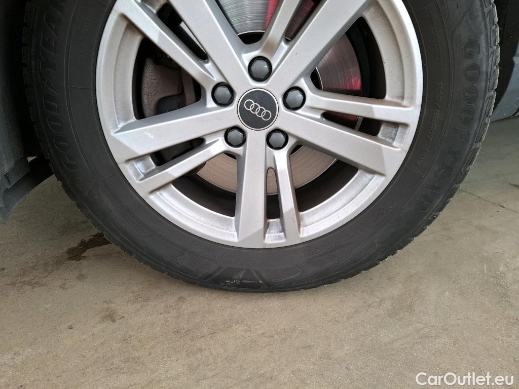  Audi  Q3 AUDI  / 2018 / 5P / SUV 45 TFSI E 245 S TRONIC BUSINESS LINE #9