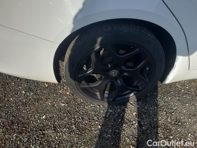 Alfa Romeo  Giulietta Giulia (952) (2016) Giulia 2.0T200 Super AT #7