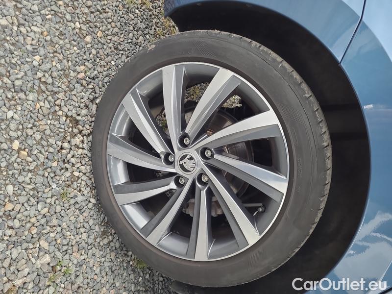  Skoda  Octavia  Lim. (NX3)(2020)  1.4PHEV 150 Style AT #12