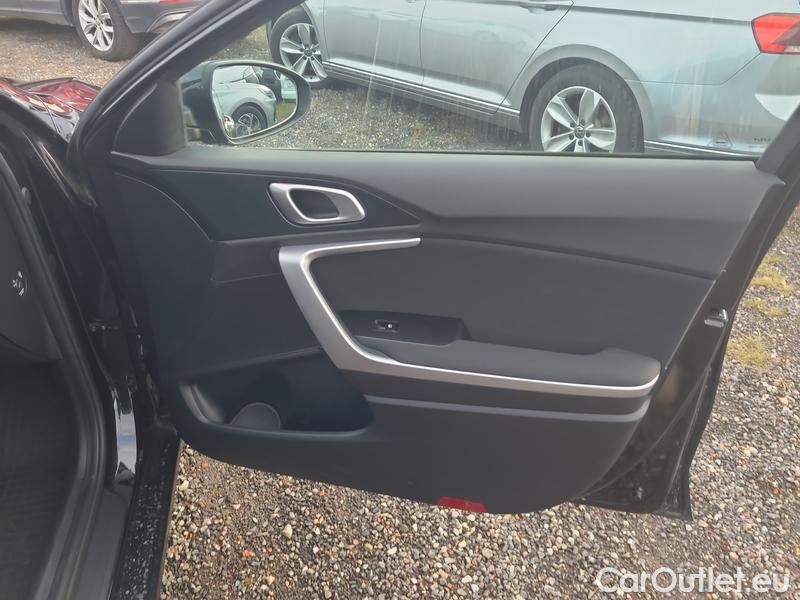  KIA  Cee'd Ceed  (CD) (2018->) Ceed 1.5 T-GDI 118 Top AT #5