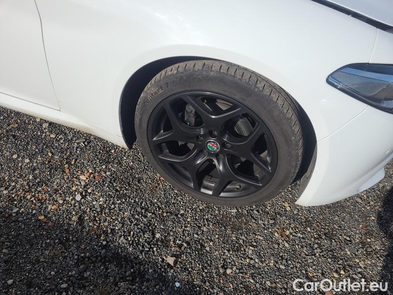  Alfa Romeo  Giulietta Giulia (952) (2016) Giulia 2.0T200 Super AT #9