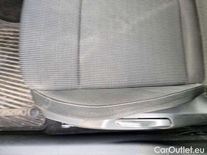  Skoda  Octavia  Lim. (NX3)(2020) Oct.2.0TDI 110 Ambition 4WD AT #2