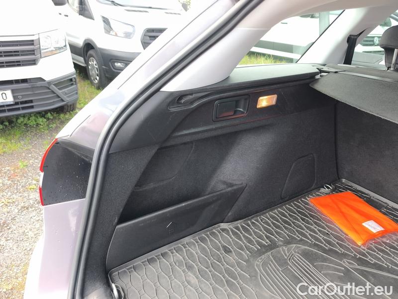  Peugeot  308 -SW  (P5) (2021)  SW 1.5BHDi 130 ACTIVE P 5d #16