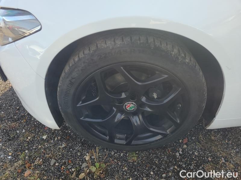  Alfa Romeo  Giulietta Giulia (952) (2016) Giulia 2.0T200 Super AT #2