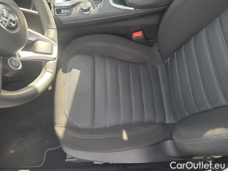  Alfa Romeo  Giulietta Giulia (952) (2016) Giulia 2.0T200 Super AT #11