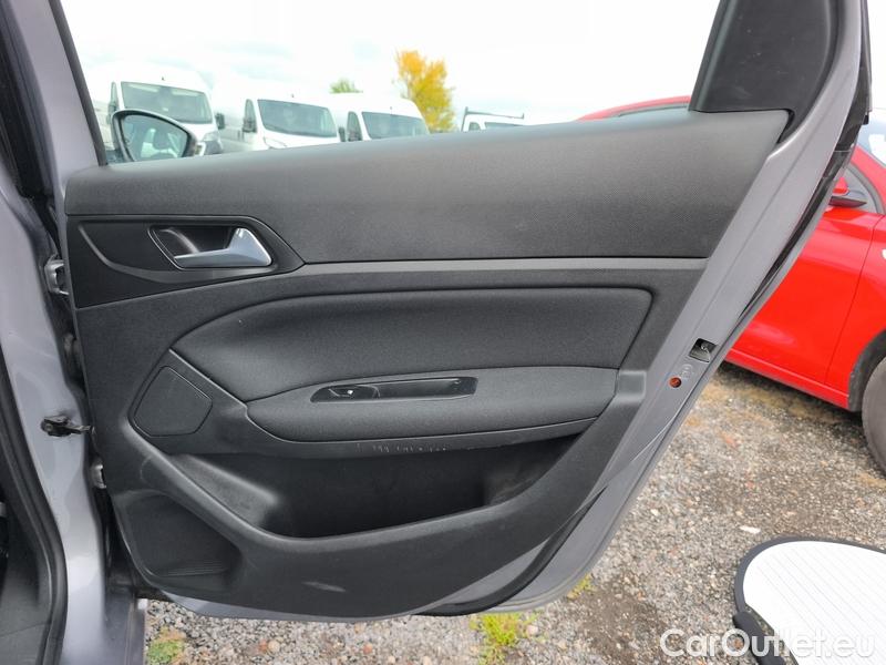  Peugeot  308 -SW  (P5) (2021)  SW 1.5BHDi 130 ACTIVE P 5d #30