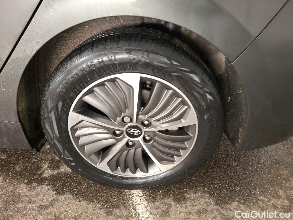  Hyundai   Ioniq HYUNDAI / 2019 / 5P / Berline 1.6 PLUG-IN CREATIVE #8