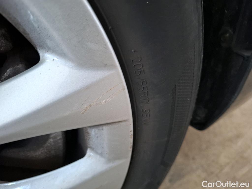  Bmw  Serie 2 BMW  Active Tourer / 2018 / 5P / monospace 225xe Business Design Auto #16