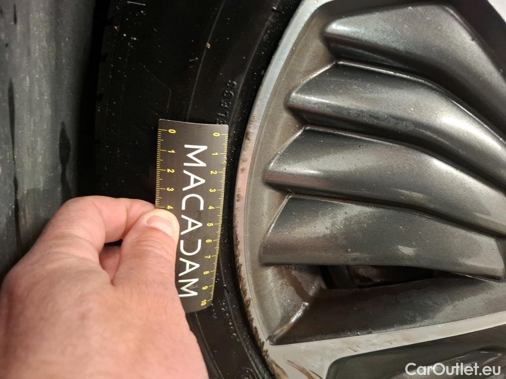  Hyundai   Ioniq HYUNDAI / 2019 / 5P / Berline 1.6 PLUG-IN CREATIVE #2