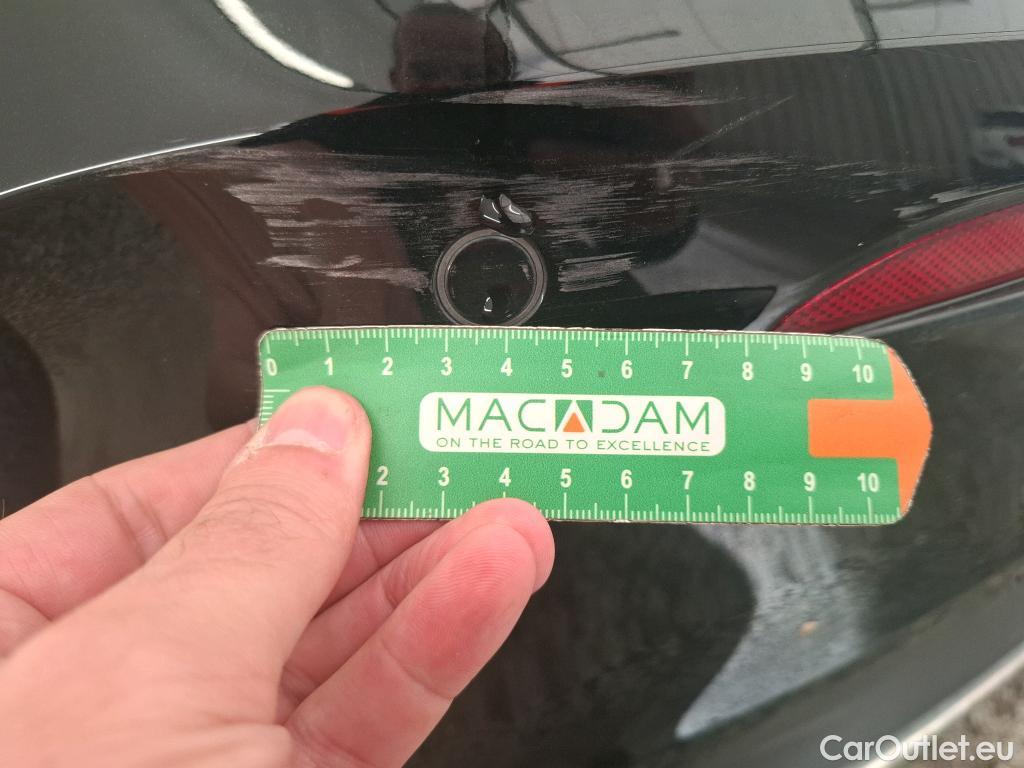  Mercedes  A-Klasse MERCEDES-BENZ Classe A Compact / 2018 / 5P / Berline A 250 e AMG Line 8G-DCT #8