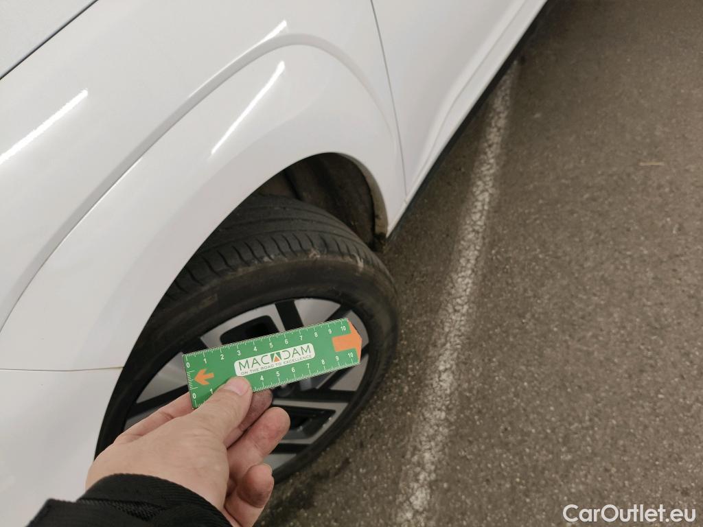  Hyundai  Konna HYUNDAI Kona / 2017 / 5P / SUV ELECTRIQUE 39 kWh 136 ch Intuitive #12