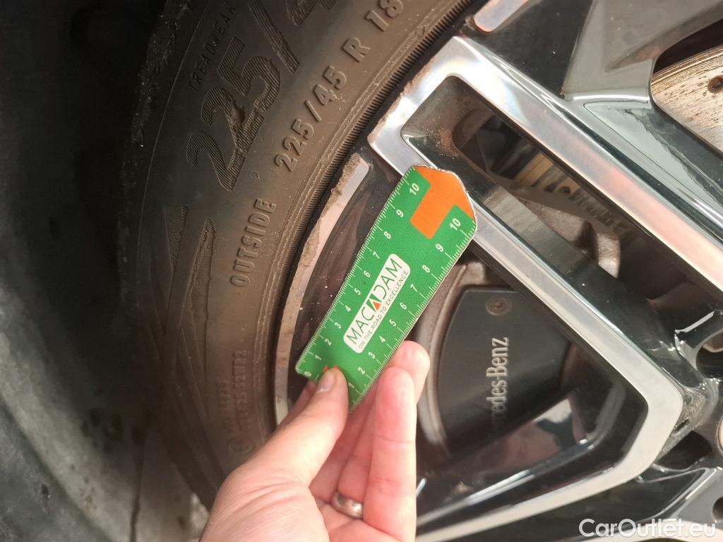  Mercedes  A-Klasse MERCEDES-BENZ Classe A Compact / 2018 / 5P / Berline A 250 e AMG Line 8G-DCT #24