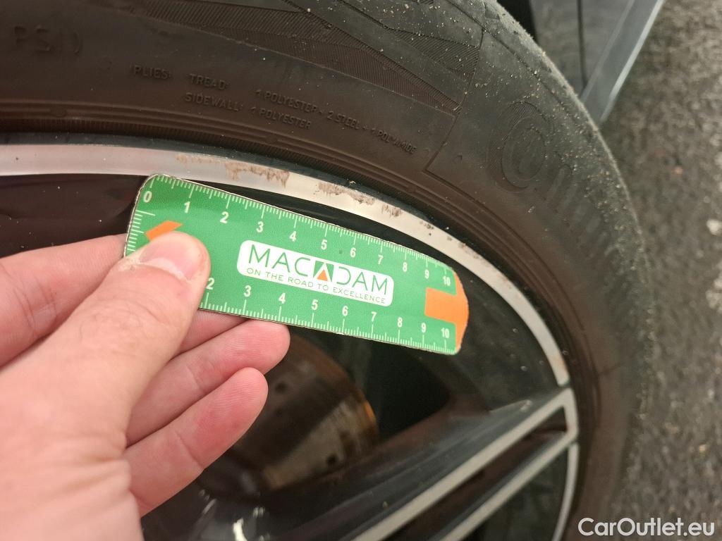  Mercedes  A-Klasse MERCEDES-BENZ Classe A Compact / 2018 / 5P / Berline A 250 e AMG Line 8G-DCT #23