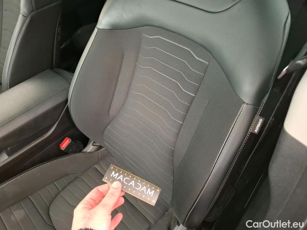  KIA  Sportage KIA  / 2021 / 5P / SUV 1.6 T-GDI 265 PHEV AUTO 4WD DESIGN #9