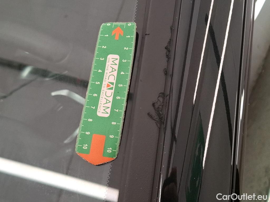  Mercedes  A-Klasse MERCEDES-BENZ Classe A Compact / 2018 / 5P / Berline A 250 e AMG Line 8G-DCT #36