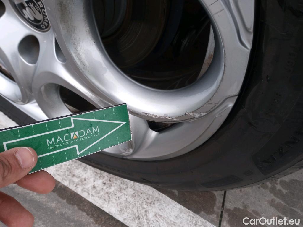  Alfa Romeo  TONALE Alfa Romeo  / 2022 / 5P / todoterreno 1.5 MHEV GASOLINA 130 CV SPRINT FWD #3