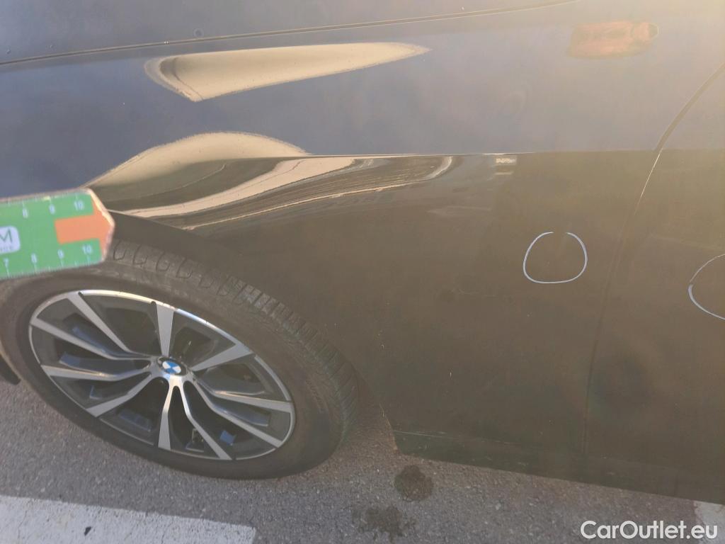  Bmw  Serie 3 BMW  / 2018 / 4P / sedán 318d Auto. #30