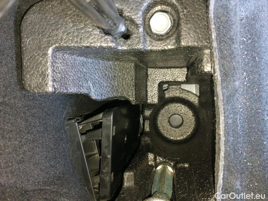  Bmw  Serie 1 BMW  / 2019 / 5P / berlina con portón 118d #6