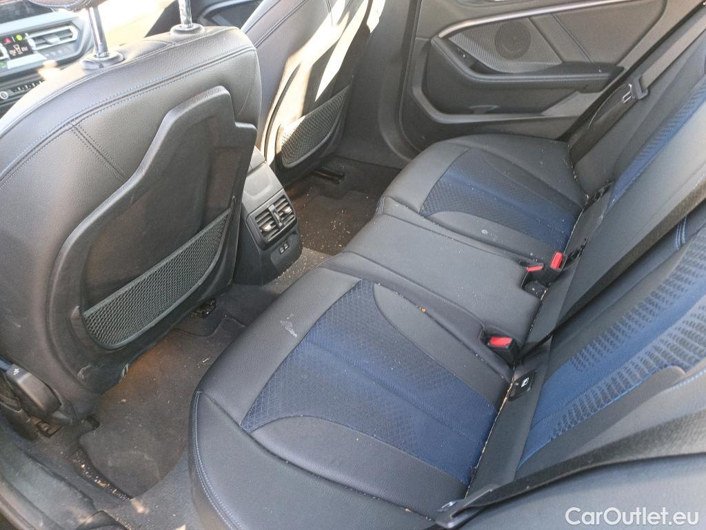  Bmw  Serie 1 BMW  / 2019 / 5P / berlina con portón 118d #17