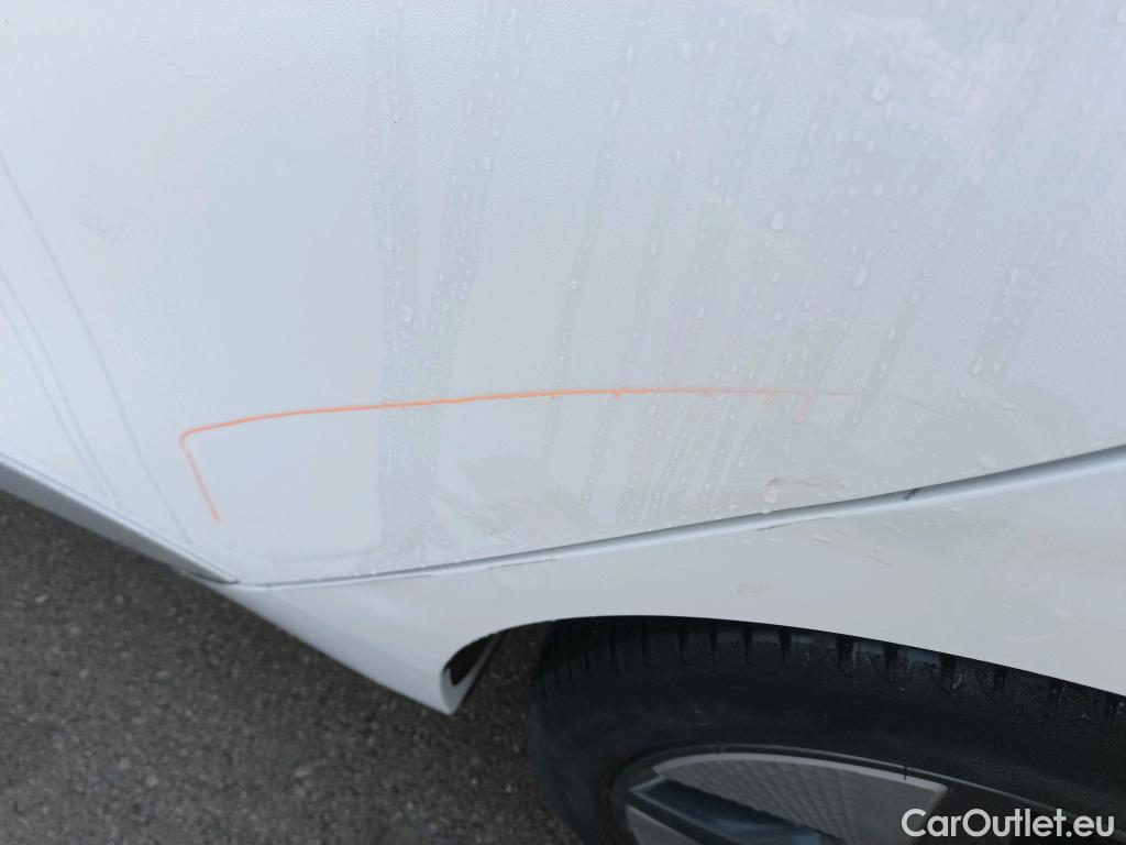  Hyundai   Ioniq HYUNDAI / 2019 / 5P / berlina con portón 1.6 GDI HEV Tecno DCT #4