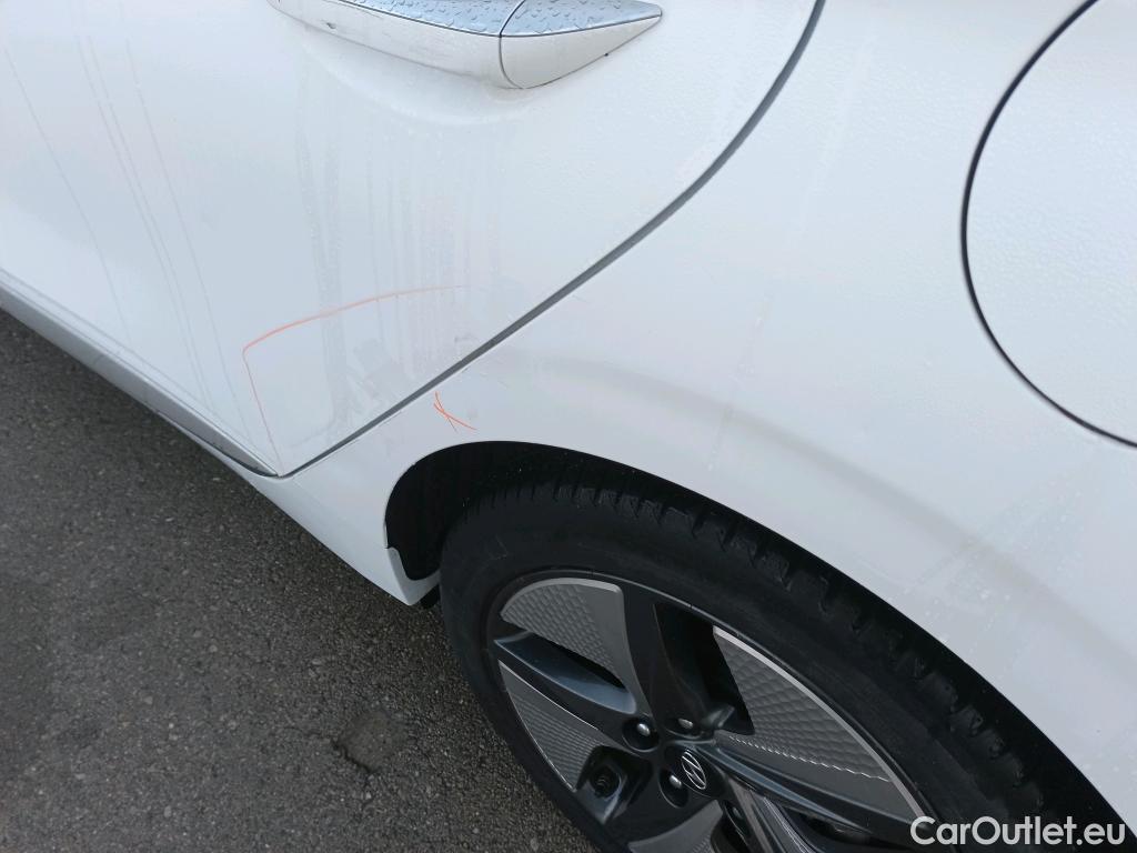  Hyundai   Ioniq HYUNDAI / 2019 / 5P / berlina con portón 1.6 GDI HEV Tecno DCT #1