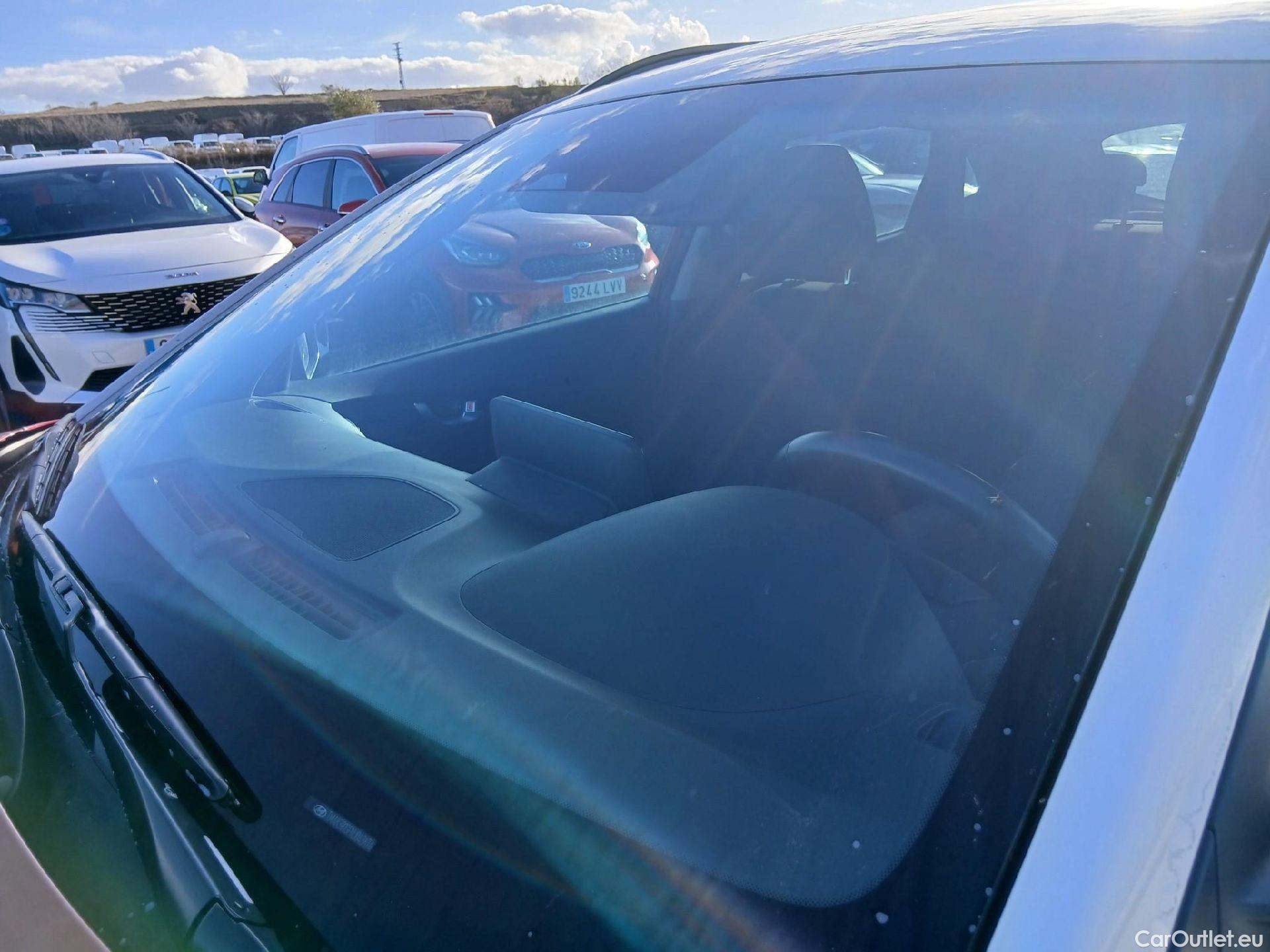  Hyundai  Konna HYUNDAI Kona / 2020 / 5P / todoterreno 150kW EV Tecno 2C #6