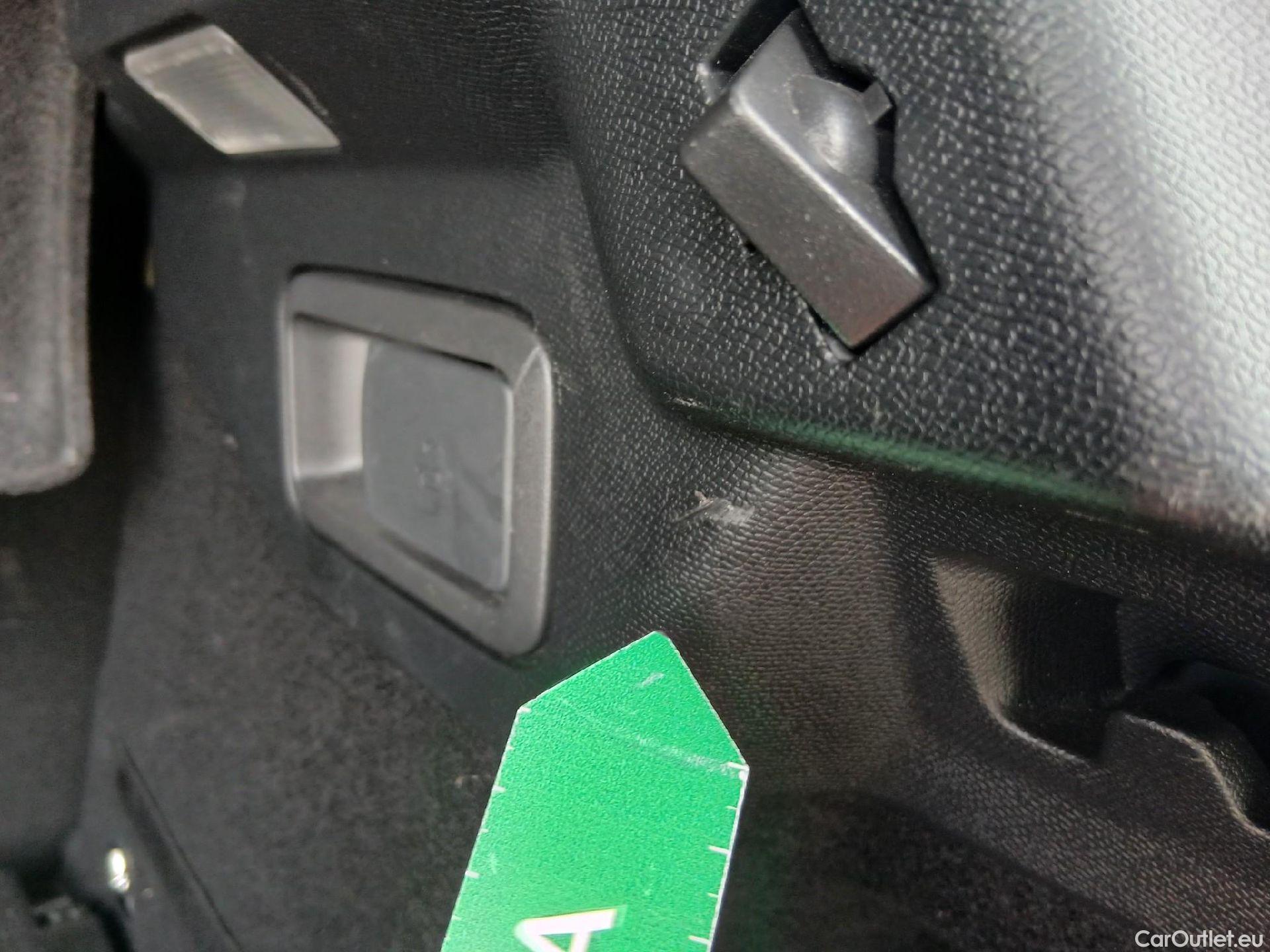  DS  DS7 DS DS 7 Crossback E-Tense / 2017 / 5P / todoterreno 1.6 E-Tense 225 PERFORMANCE LINE + Auto #18