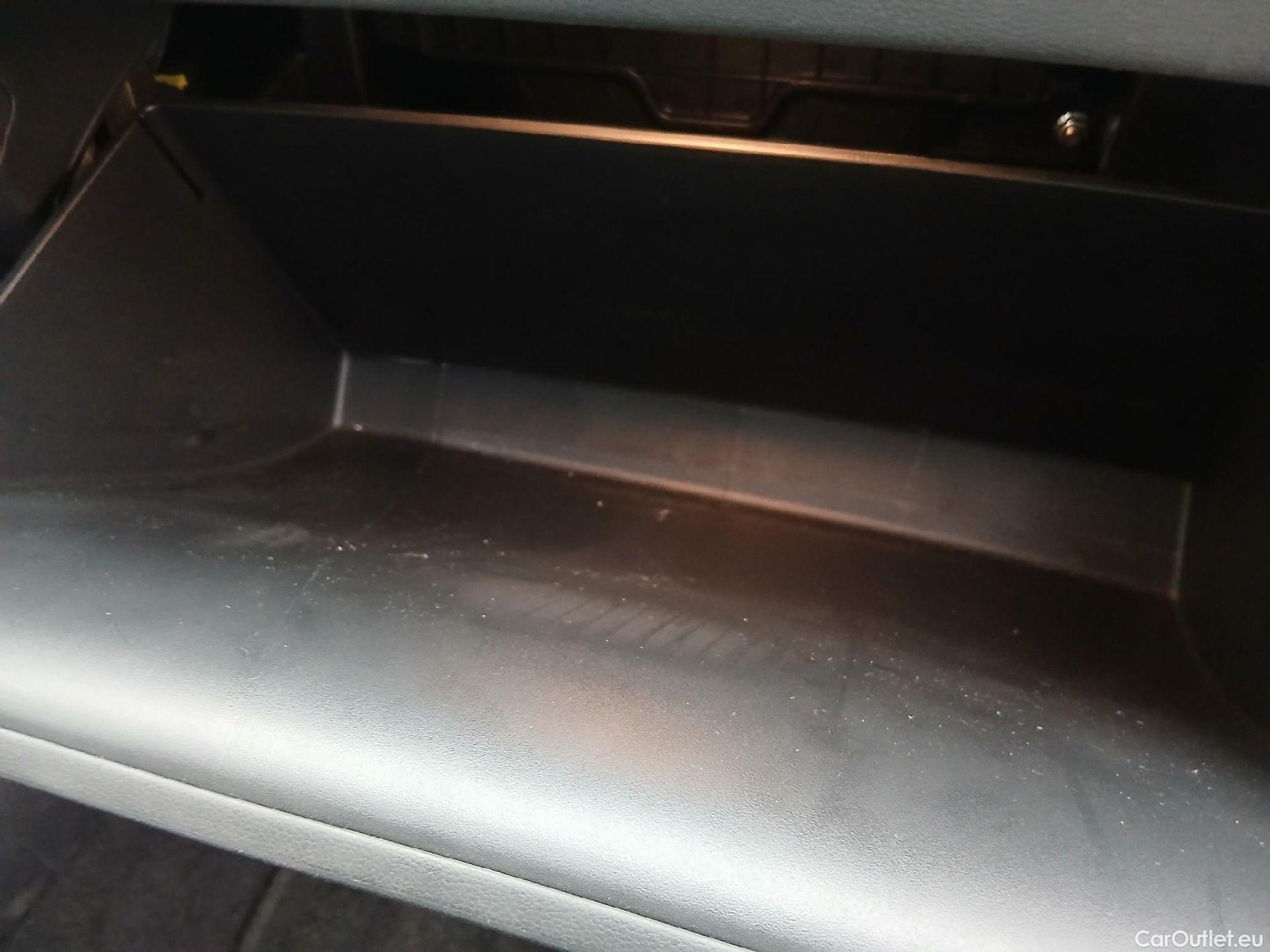  Hyundai  Tucson HYUNDAI  / 2020 / 5P / todoterreno 1.6 TGDI 169kW HEV Tecno Sky Auto #2