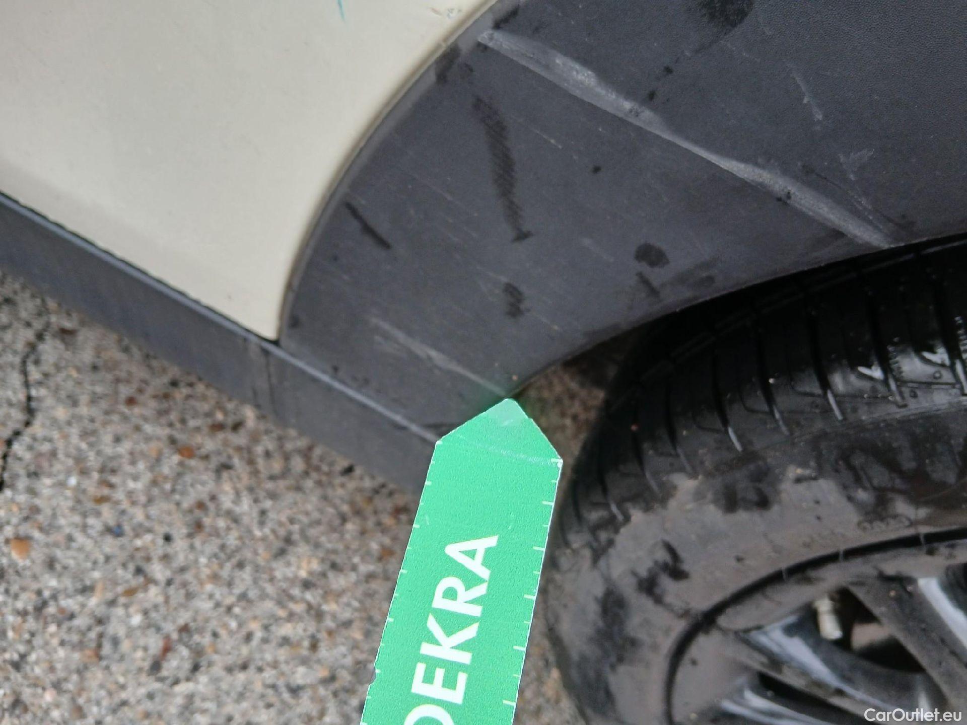  Mini  Cooper MINI MINI / 2014 / 5P / berlina con portón ONE 5 PUERTAS (CX) #19