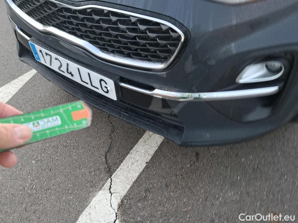  KIA  Sportage KIA  1.6MHEV Drive 100kW(136CV) 4x2(Crist Tintados) #21