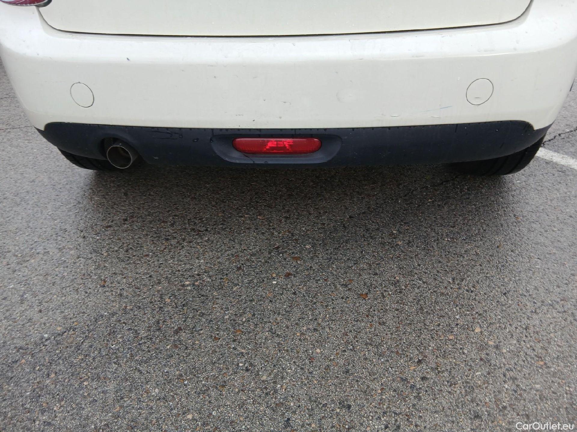  Mini  Cooper MINI MINI / 2014 / 5P / berlina con portón ONE 5 PUERTAS (CX) #27