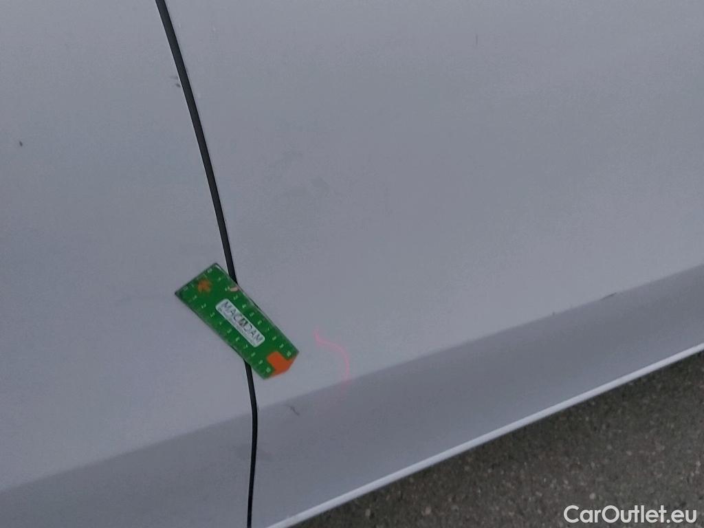  Mercedes  A-Klasse MERCEDES-BENZ Clase A / 2018 / 5P / berlina con portón A 250 e #14