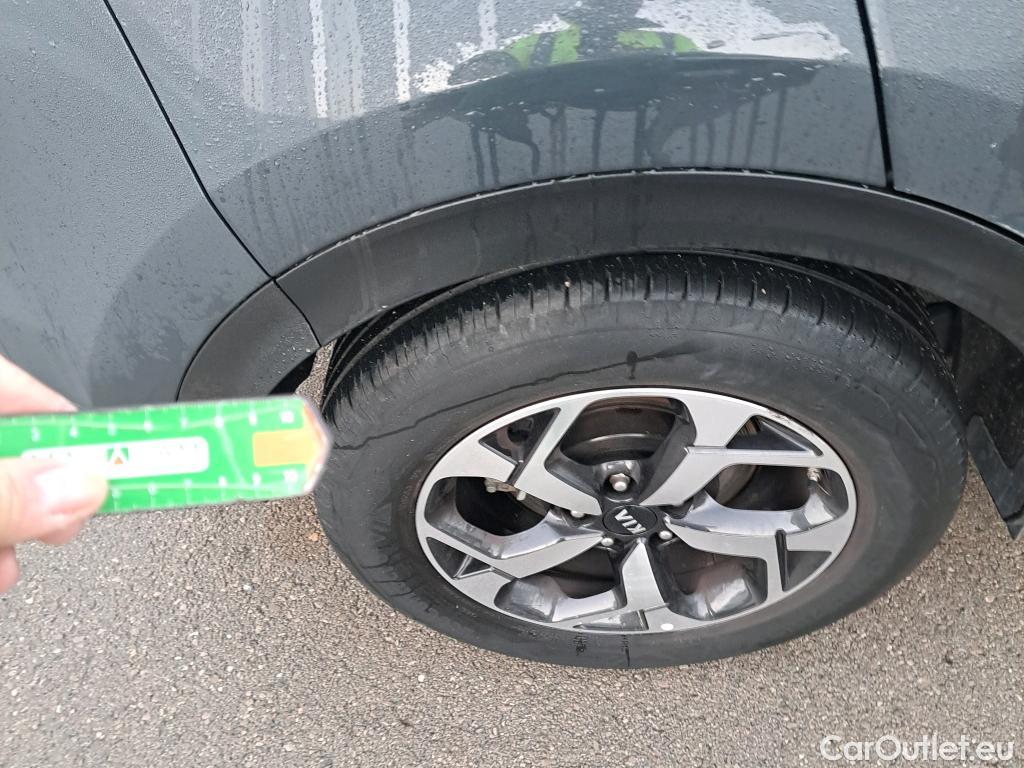  KIA  Sportage KIA  1.6MHEV Drive 100kW(136CV) 4x2(Crist Tintados) #9