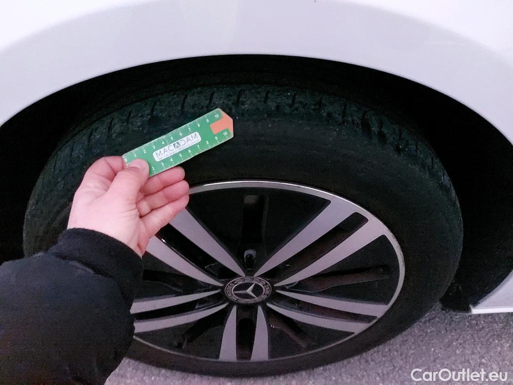  Mercedes  A-Klasse MERCEDES-BENZ Clase A / 2018 / 5P / berlina con portón A 250 e #5