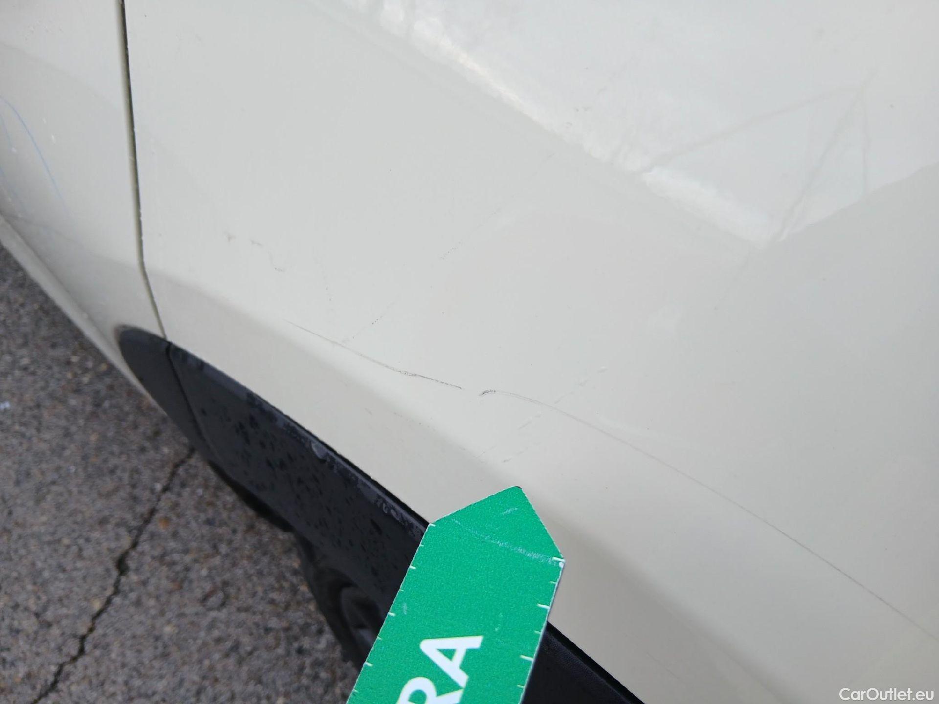  Mini  Cooper MINI MINI / 2014 / 5P / berlina con portón ONE 5 PUERTAS (CX) #16